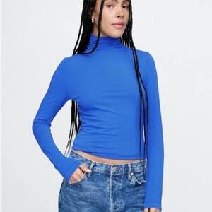 GAP Featherweight Turtleneck Top in Cobalt